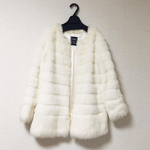 CECIL McBEE(セシルマクビー)の期間限定値段✴︎新品 CECILMcBEE ファーコート レディースのジャケット/アウター(毛皮/ファーコート)の商品写真