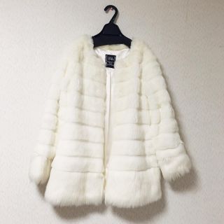 セシルマクビー(CECIL McBEE)の期間限定値段✴︎新品 CECILMcBEE ファーコート(毛皮/ファーコート)