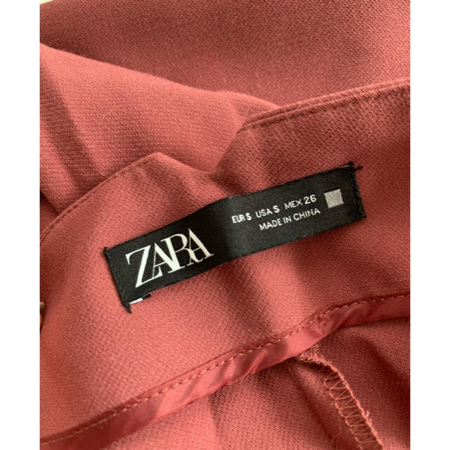 ZARA(ザラ)のZARA ハイウエストパンツ テーパードパンツ マルサラ レディースのパンツ(カジュアルパンツ)の商品写真