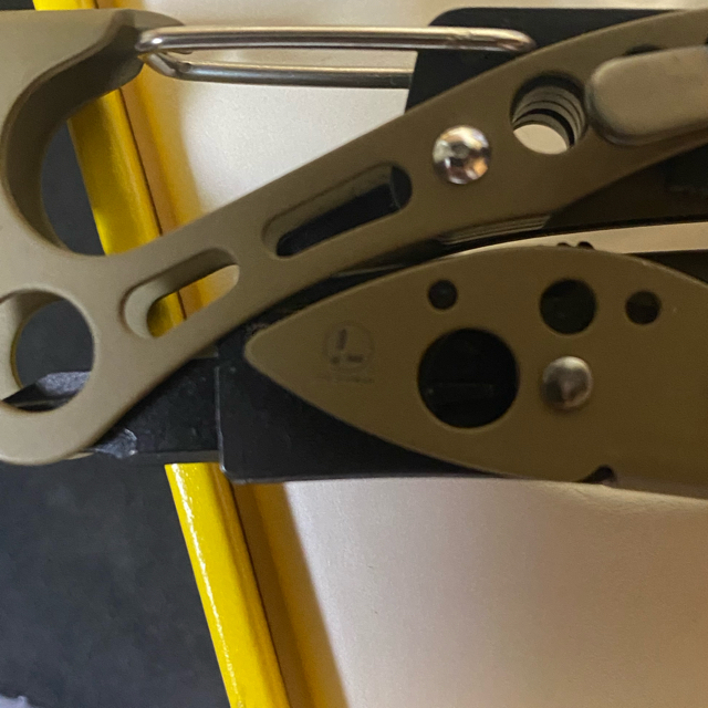 LEATHERMAN(レザーマン)のLEATHERMANマルチツール SKELETOOL Coyote スポーツ/アウトドアのアウトドア(その他)の商品写真