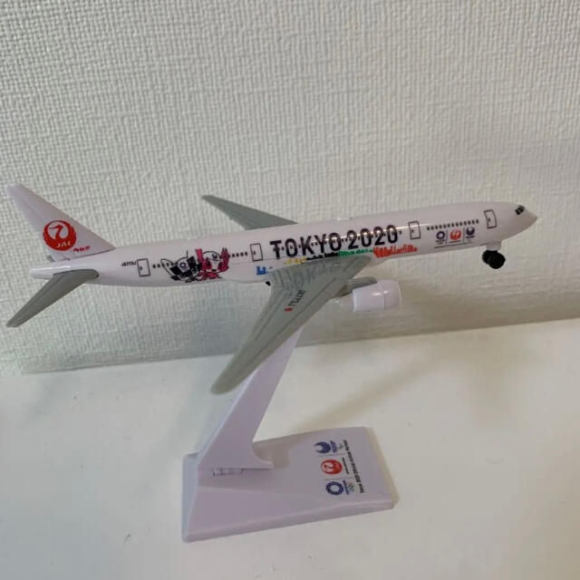 JAL(日本航空)(ジャル(ニホンコウクウ))のJAL ノベルティ　非売品　飛行機　東京2020オリンピック エンタメ/ホビーのテーブルゲーム/ホビー(航空機)の商品写真