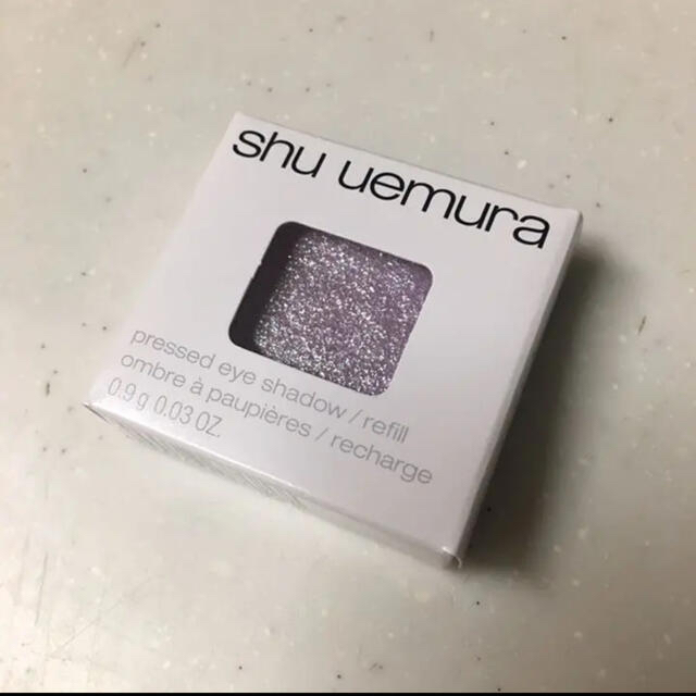 shu uemura(シュウウエムラ)のshu uemuraシュウウエムラ限定プレスドアイシャドーｗラストラスライラック コスメ/美容のベースメイク/化粧品(アイシャドウ)の商品写真