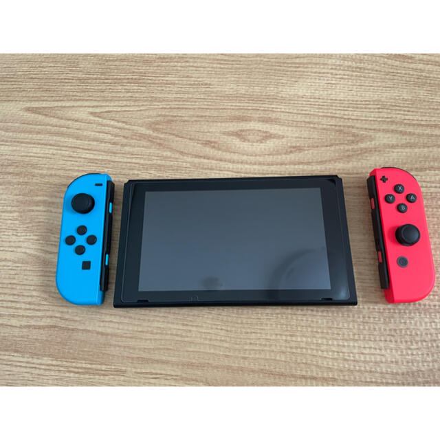 Nintendo Switch JOY-CON(L) ネオンブルー/(R) ネオ エンタメ/ホビーのゲームソフト/ゲーム機本体(家庭用ゲーム機本体)の商品写真