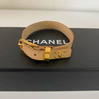 シャネル(CHANEL)の【正規品】CHANEL ベージュレザーブレスレット(ブレスレット/バングル)