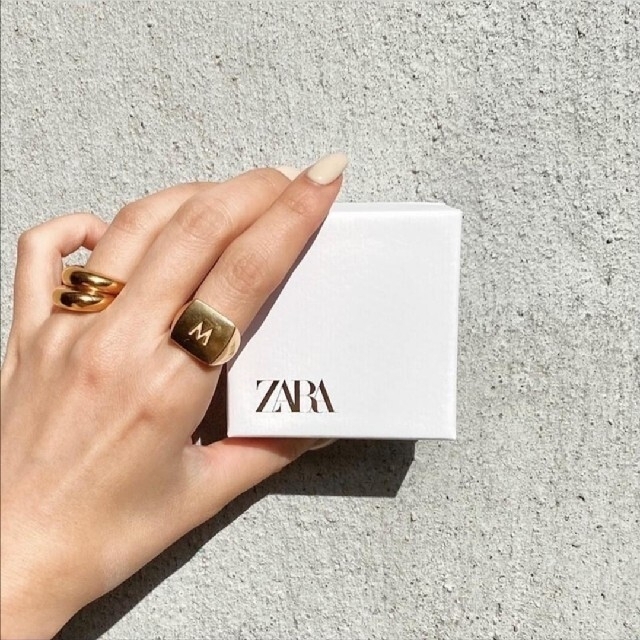 ZARA(ザラ)の【A】 ゴールドリング サイズS レディースのアクセサリー(リング(指輪))の商品写真