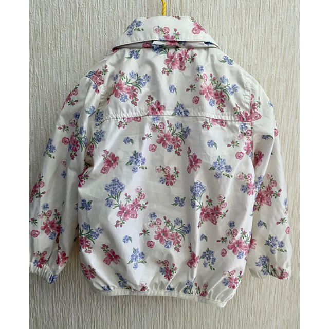 Branshes(ブランシェス)のブランシェス 花柄シャカシャカアウター 90 キッズ/ベビー/マタニティのキッズ服女の子用(90cm~)(ジャケット/上着)の商品写真