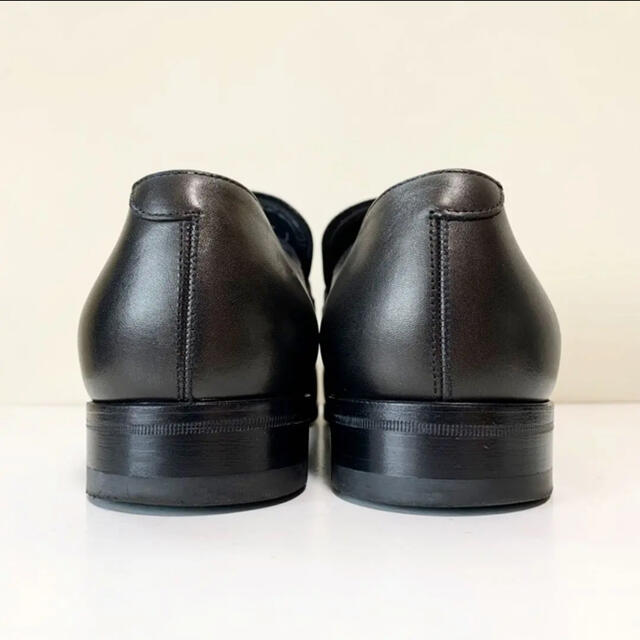 Gucci(グッチ)の☆良品 グッチ ロングノーズ シルバープレート レザー シューズ 黒 イタリア製 メンズの靴/シューズ(ドレス/ビジネス)の商品写真