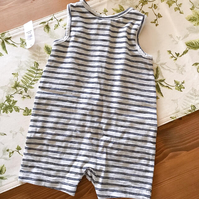 GAP(ギャップ)のノースリーブロンパース キッズ/ベビー/マタニティのベビー服(~85cm)(ロンパース)の商品写真