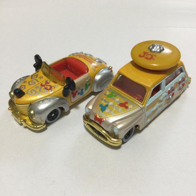 Disney(ディズニー)の【レア】ディズニーランド30周年記念トミカ　2台セット エンタメ/ホビーのおもちゃ/ぬいぐるみ(ミニカー)の商品写真