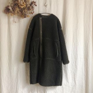 ハイク(HYKE)のHYKE 17175 FAUX SHEARLING COAT OLIVE 1(ロングコート)