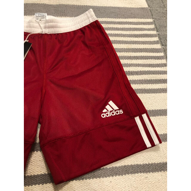 adidas(アディダス)の新品　adidas アディダス バスケット　ハーフパンツ　150 バスパン スポーツ/アウトドアのスポーツ/アウトドア その他(バスケットボール)の商品写真