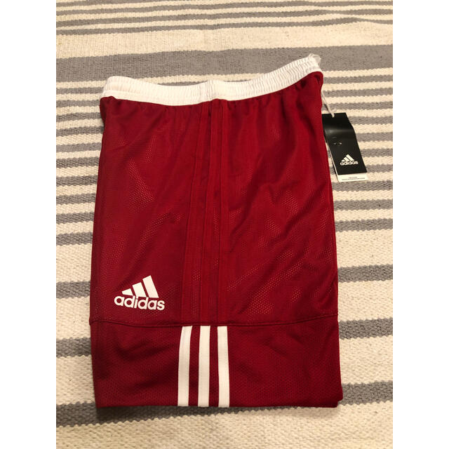 adidas(アディダス)の新品　adidas アディダス バスケット　ハーフパンツ　150 バスパン スポーツ/アウトドアのスポーツ/アウトドア その他(バスケットボール)の商品写真