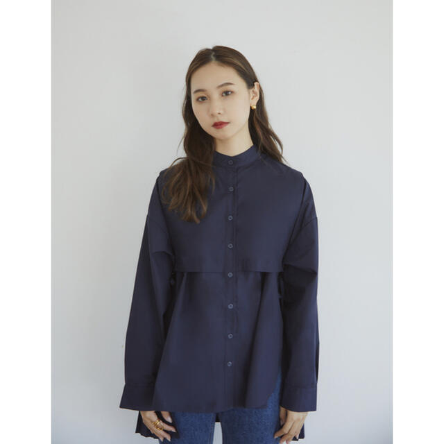 RANDEBOO Pleats cape shirts (navy) レディースのトップス(シャツ/ブラウス(長袖/七分))の商品写真