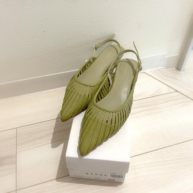 RANDA(ランダ)の限定値下げ‼︎【美品】RANDA カッティングデザインバックストラップパンプス レディースの靴/シューズ(ハイヒール/パンプス)の商品写真