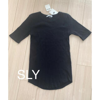 スライ(SLY)のSLY 新品　スライ　トップス Tシャツ　黒　マウジー　ユニクロ　エモダ(Tシャツ(半袖/袖なし))