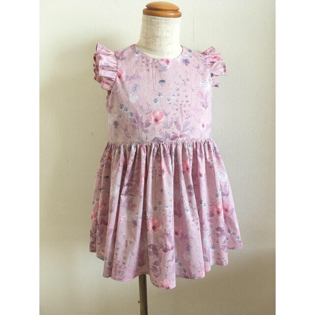 ハンドメイド　リバティIrma(イルマ)のワンピース90 キッズ/ベビー/マタニティのキッズ服女の子用(90cm~)(ワンピース)の商品写真