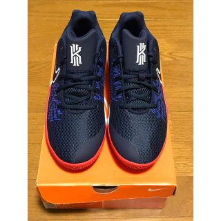 ナイキ(NIKE)の★ 新品　未使用★NIKE KYRIE FLYTRAP II  24.5cm (スニーカー)