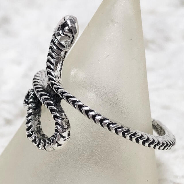 【新品/16号】蛇デザインシルバーリング メンズのアクセサリー(リング(指輪))の商品写真