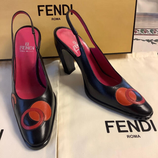 FENDI(フェンディ)の新品!フェンディ 超絶チゼルトゥ バックストラップ 22㎝ レディースの靴/シューズ(サンダル)の商品写真