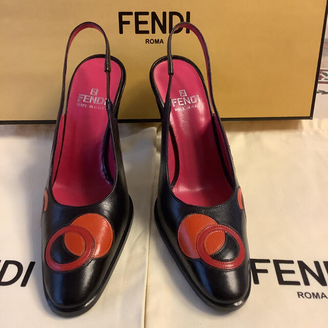 FENDI(フェンディ)の新品!フェンディ 超絶チゼルトゥ バックストラップ 22㎝ レディースの靴/シューズ(サンダル)の商品写真