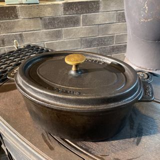 ストウブ(STAUB)のSTAUB LA COCOTTE  オーバル　レア旧モデル　ストウブ　サイズ23(調理器具)