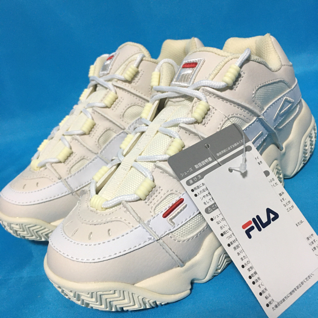 FILA(フィラ)の【FILA】バリケード XT97 LOW 厚底ダッドスニーカー【オフホワイト】 メンズの靴/シューズ(スニーカー)の商品写真