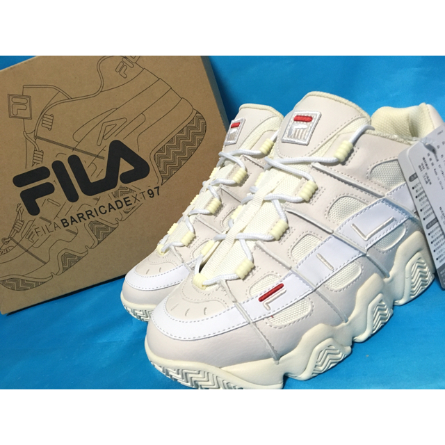 FILA(フィラ)の【FILA】バリケード XT97 LOW 厚底ダッドスニーカー【オフホワイト】 メンズの靴/シューズ(スニーカー)の商品写真