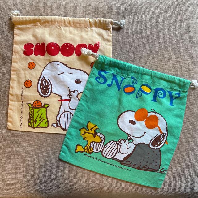 SNOOPY(スヌーピー)のemiy様専用　USED★スヌーピー巾着2点セット エンタメ/ホビーのおもちゃ/ぬいぐるみ(キャラクターグッズ)の商品写真