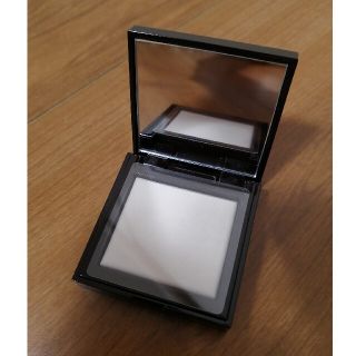 ローラメルシエ(laura mercier)のローラメルシエ　アンダーアイズ　パウダー(フェイスパウダー)