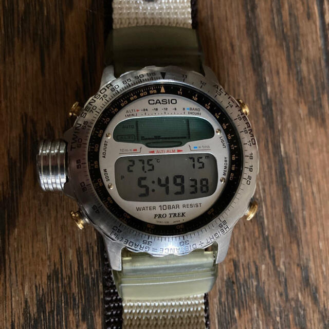 カシオプロトレックalt7000-