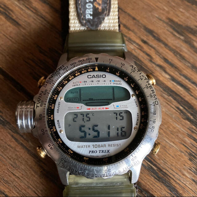 カシオプロトレックalt7000-