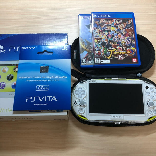 PlayStation Vita(プレイステーションヴィータ)のPlayStation®Vita（PCH-2000シリーズ）  エンタメ/ホビーのゲームソフト/ゲーム機本体(携帯用ゲーム機本体)の商品写真