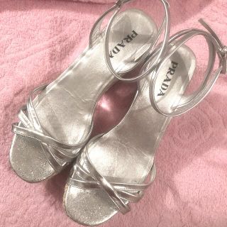 プラダ(PRADA)の【最終価格】PRADA サンダル シルバー ラメ 籠網 美品 36.5(サンダル)