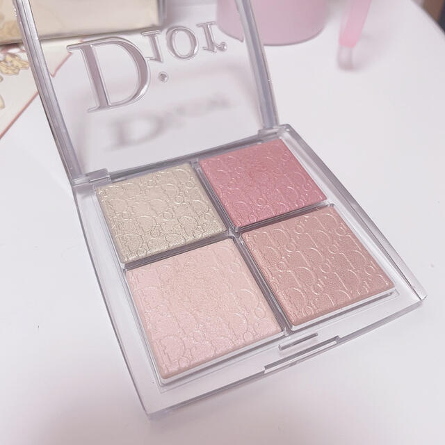 Dior(ディオール)のわかめ様　専用♡ Dior フェイスグロウパレット コスメ/美容のベースメイク/化粧品(フェイスパウダー)の商品写真