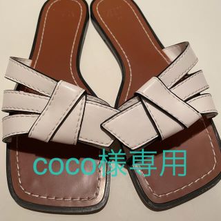 ザラ(ZARA)のZARA フラットサンダル　サイズ36(サンダル)