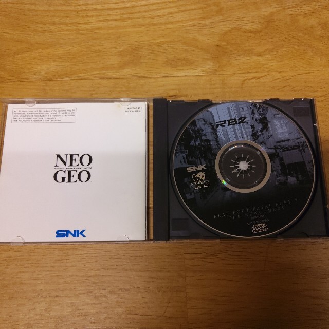 Real bout fatal fury 2 neogeo CD 外国版 エンタメ/ホビーのゲームソフト/ゲーム機本体(家庭用ゲームソフト)の商品写真