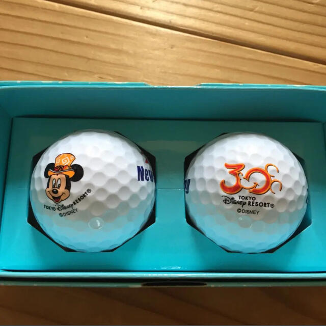 Disney(ディズニー)の【東京ディズニーランド】30周年記念ゴルフボール2個セット スポーツ/アウトドアのゴルフ(その他)の商品写真