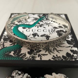 グッチ(Gucci)のグッチ　シルバー　タイガーヘッド付バングル　ブレスレット　GUCCI(ブレスレット)