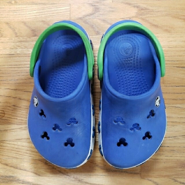 crocs(クロックス)のcrocs　クロックス　キッズサンダル　ディズニー キッズ/ベビー/マタニティのキッズ靴/シューズ(15cm~)(サンダル)の商品写真