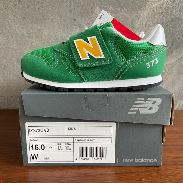 New Balance(ニューバランス)の【新品】16センチ グリーン×イエロー　ニューバランス　スニーカー キッズ/ベビー/マタニティのキッズ靴/シューズ(15cm~)(スニーカー)の商品写真