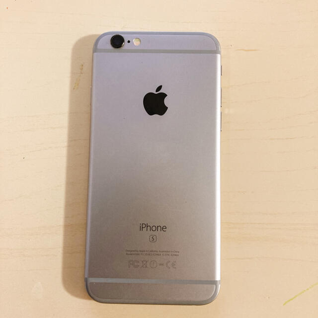 iPhone(アイフォーン)のiPhone 6s Silver 64 GB Softbank SIMロック解除 スマホ/家電/カメラのスマートフォン/携帯電話(スマートフォン本体)の商品写真