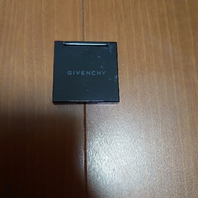 GIVENCHY(ジバンシィ)のGIVENCHY　ミラー　２枚 レディースのファッション小物(ミラー)の商品写真