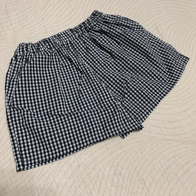 UNIQLO(ユニクロ)のおめでとう様専用　ユニクロ　140㎝　ギンガムチェックショートパンツ キュロット キッズ/ベビー/マタニティのキッズ服女の子用(90cm~)(パンツ/スパッツ)の商品写真