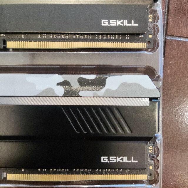 GSKILL F4-3600C19D-16GSXWB 8GB×2枚組 DDR4 スマホ/家電/カメラのPC/タブレット(PCパーツ)の商品写真