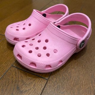 クロックス(crocs)のクロックス キッズ サンダル　8 9 15.5〜16.5cm(サンダル)