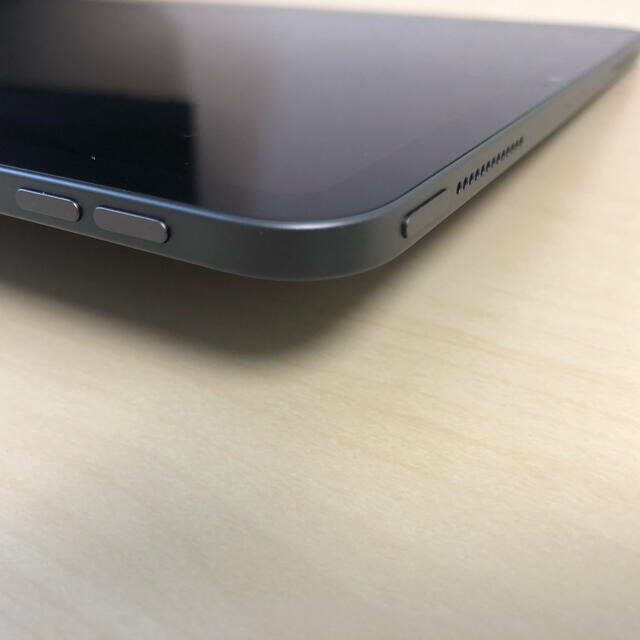 Apple(アップル)のiPad Pro 11インチ 64GB wifiモデル スペースグレイ スマホ/家電/カメラのPC/タブレット(タブレット)の商品写真