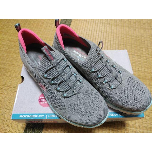 SKECHERS(スケッチャーズ)のSKECHERS　スニーカー　グレー　25.5ｃｍ レディースの靴/シューズ(スニーカー)の商品写真