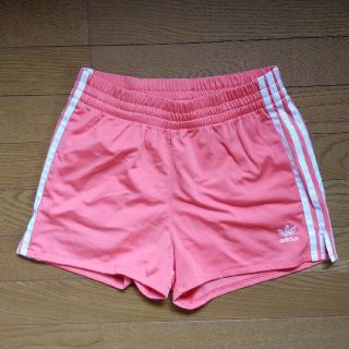 アディダス(adidas)のadidas　ショートパンツ(ショートパンツ)