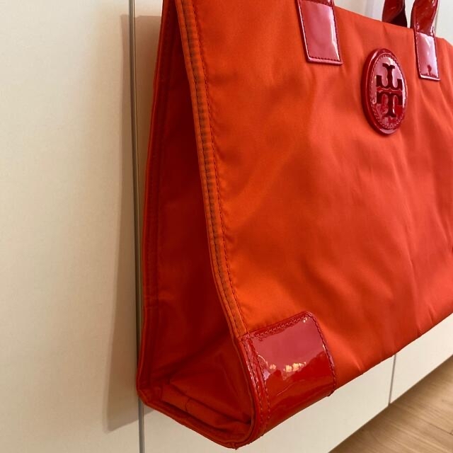 Tory Burch(トリーバーチ)の新品タグ付き　トリーバーチトートバック レディースのバッグ(トートバッグ)の商品写真