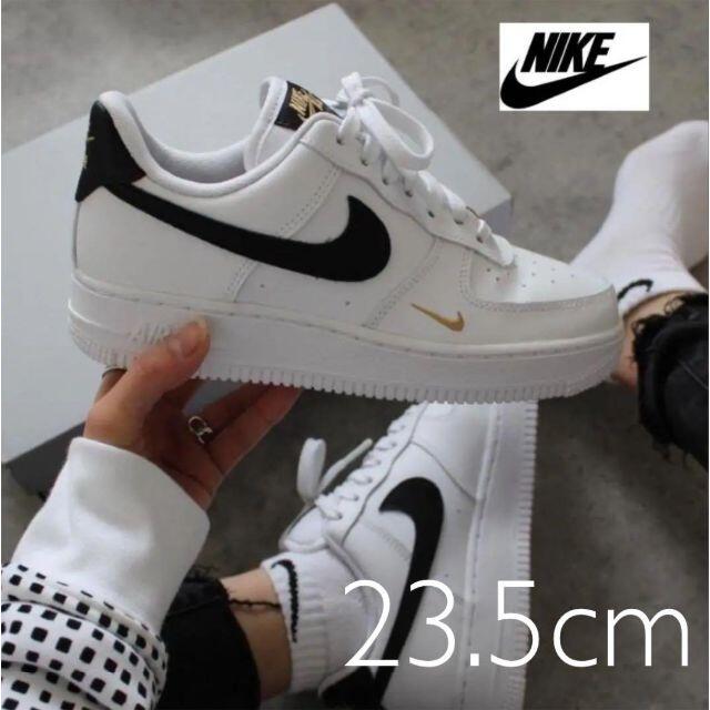 エアマックス27023.5cm NIKE WMNS AIR FORCE 1 07 ESS